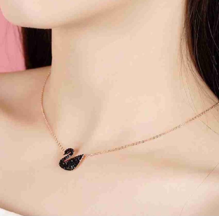 ✨ Gold Chain with Black Swan Duck Pendant Necklace for Women korean fashion