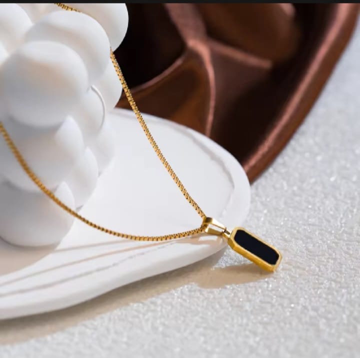 Pendant Necklaces
