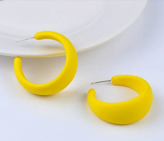 Bold Yellow Matte Hoop Earrings – Trendy Chunky Resin Open Hoops for Women